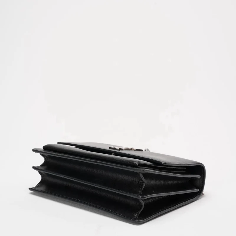 Saint Laurent Schwarzes Kalbsleder Mittleres Monogramm Sonnenuntergang