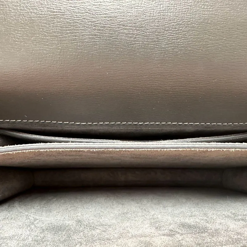 Saint Laurent Graues Kalbsleder Mittleres Monogramm Sonnenuntergang
