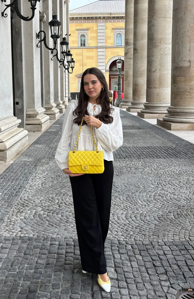 Chanel Gelbes Lammleder Gesteppt Mittlere Doppelklappe Gold Hardware