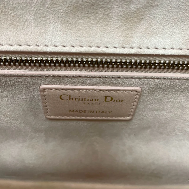 Christian Dior Rosa Kleine Umhängetasche mit Klappe aus Lammleder 2017