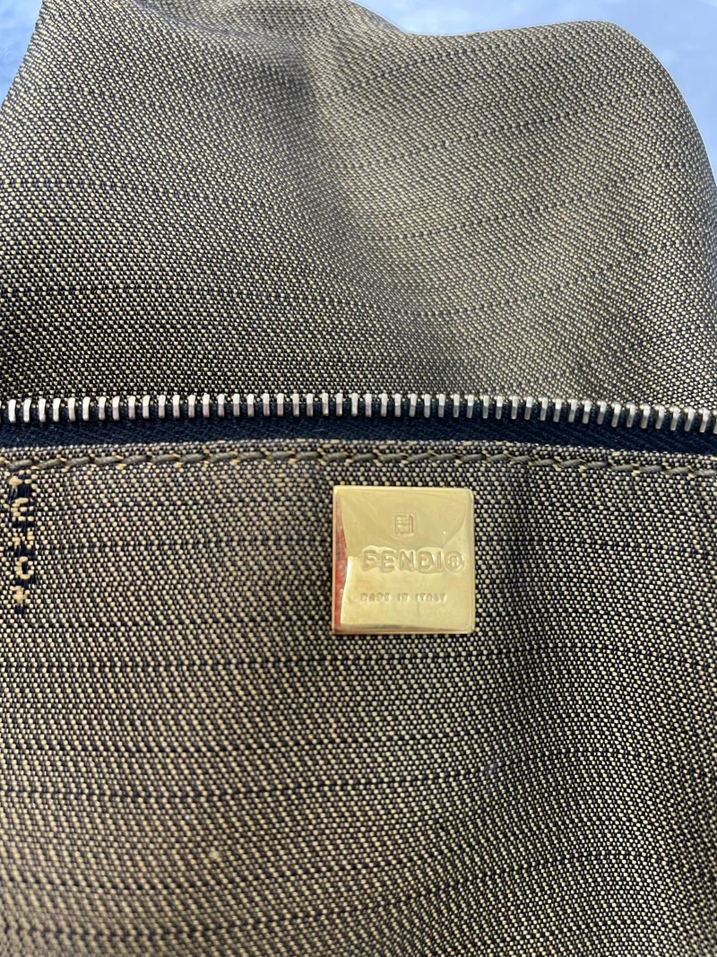 Fendi Schwarz / Braune Vanity Zucca Canvns Kosmetiktasche