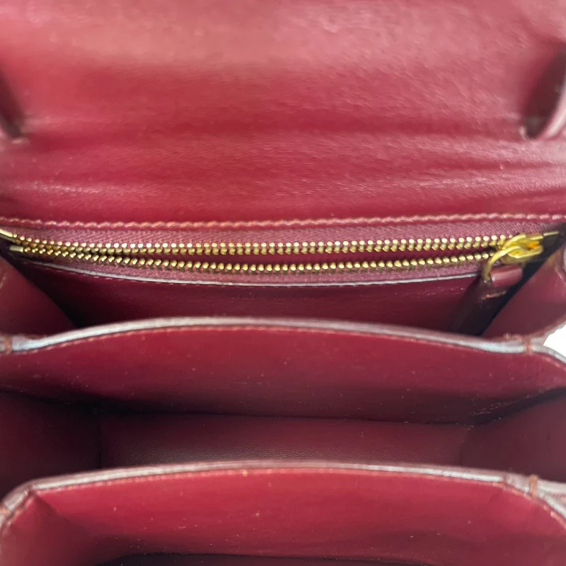 Celine Burgunder Classic Box Kleine Umhängetasche aus Leder