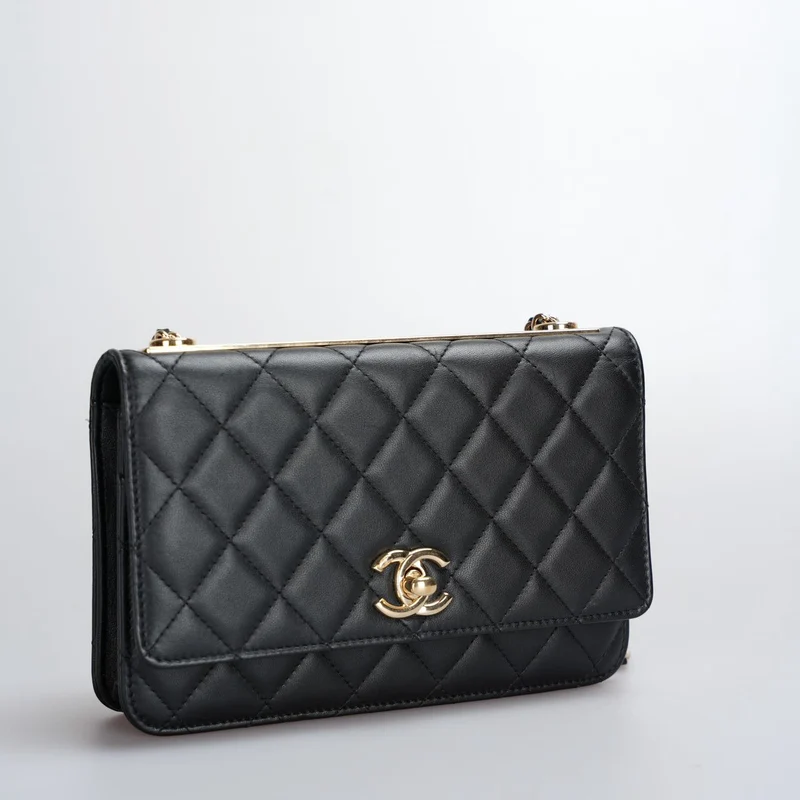 Chanel Trendy CC Geldbörse an Kette WOC Schwarzes Lammleder Gold Hardware