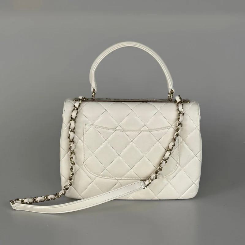 Chanel Trendy CC Bag aus kleinem, weißem Lammleder mit Rautensteppung und champagnergoldenen Metallteilen