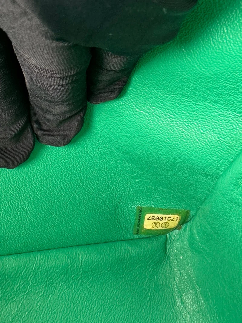 Chanel zeitlose Flap Bag Jumbo Grün mit goldener Hardware