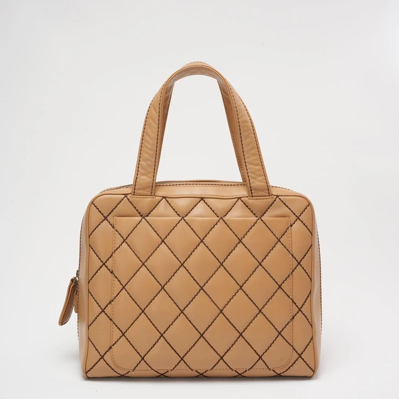 Chanel Kontrast Bowler Handtasche Beige