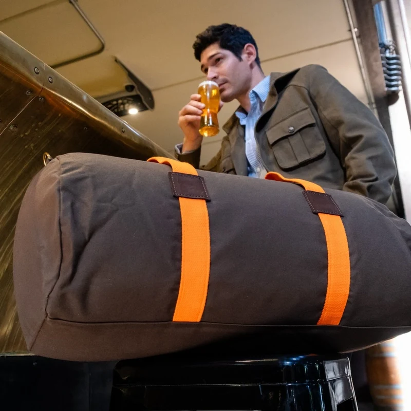 Dufflebag -L- KHAKI mit orangenem Gurtband