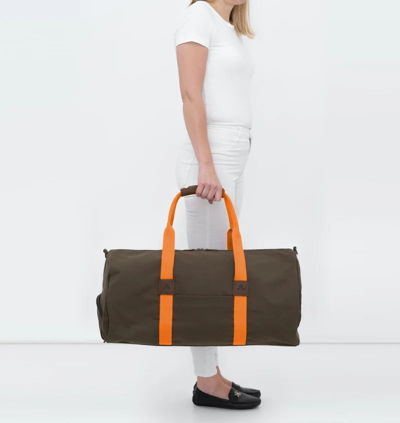 Dufflebag -L- KHAKI mit orangenem Gurtband