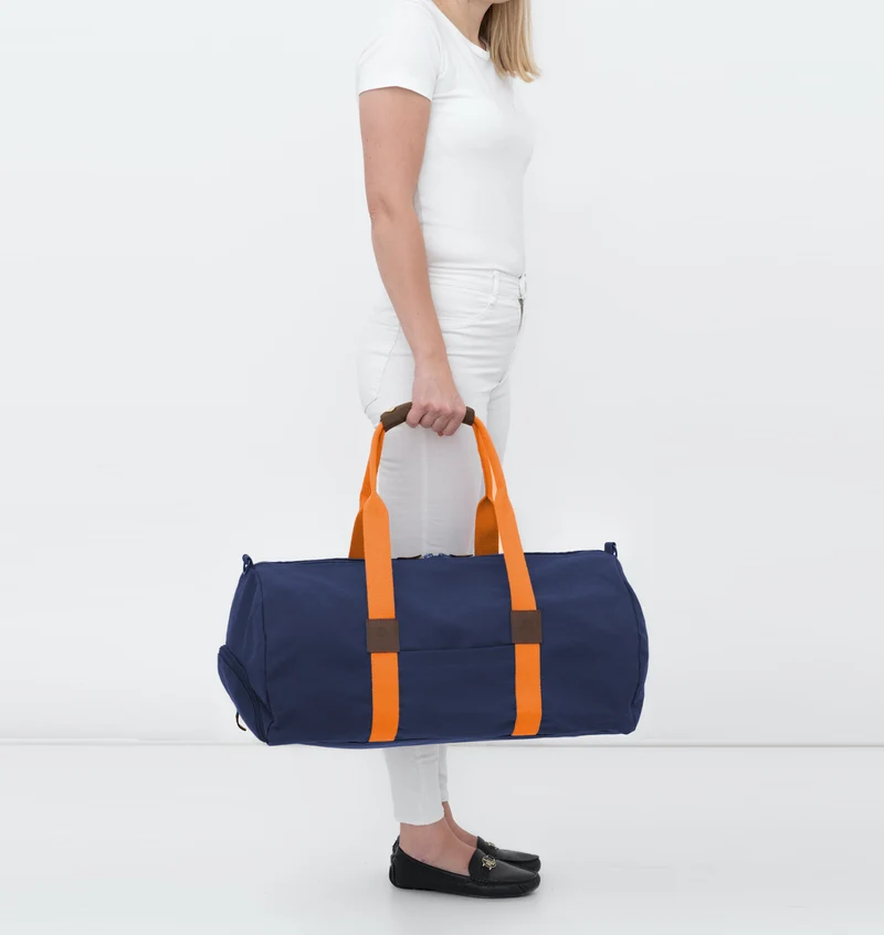 Dufflebag NAVY -M- mit orangem Gurtband