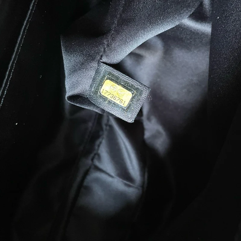 Chanel Grand Shopping Tote Schwarze GST-Tasche aus Kaviarleder mit goldenen Beschlägen