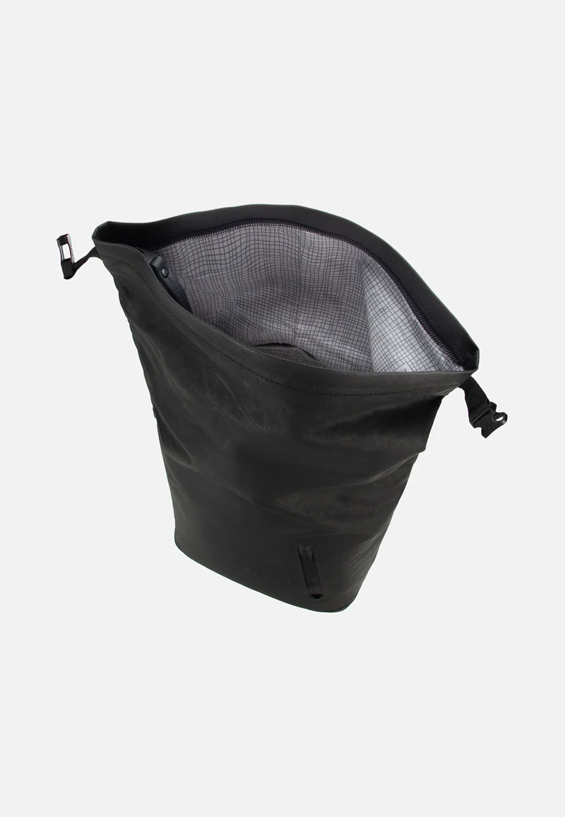 Tokio Black - Rolltop Rucksack