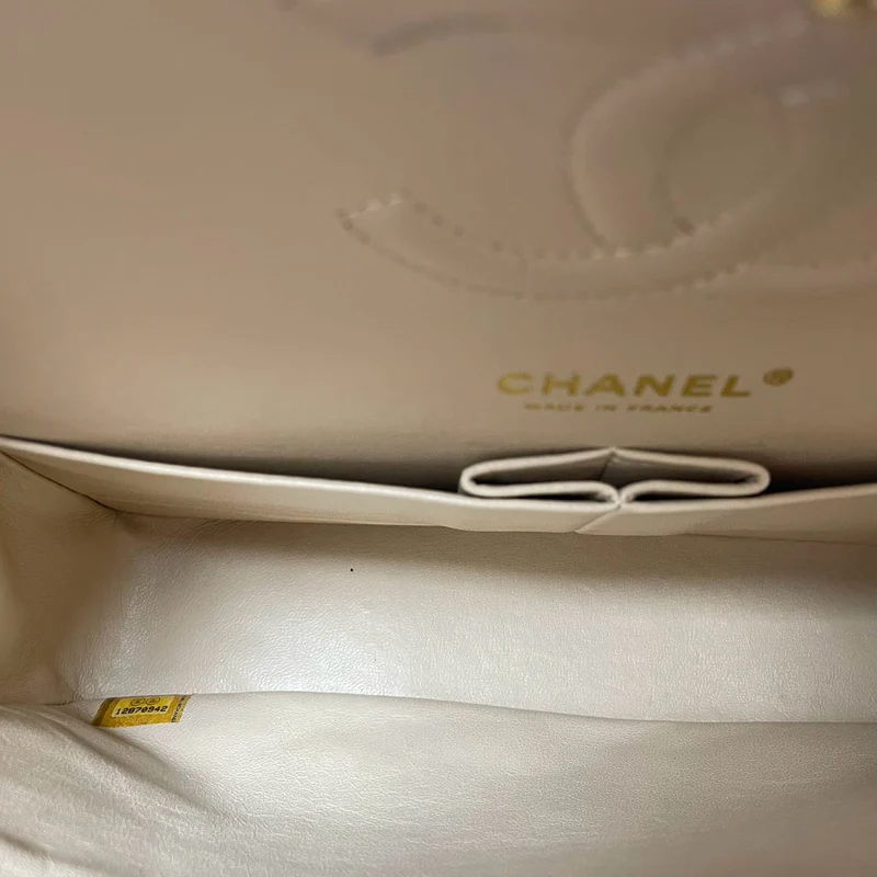 Chanel Classic Flap Bag Mittelbeige Kaviarleder