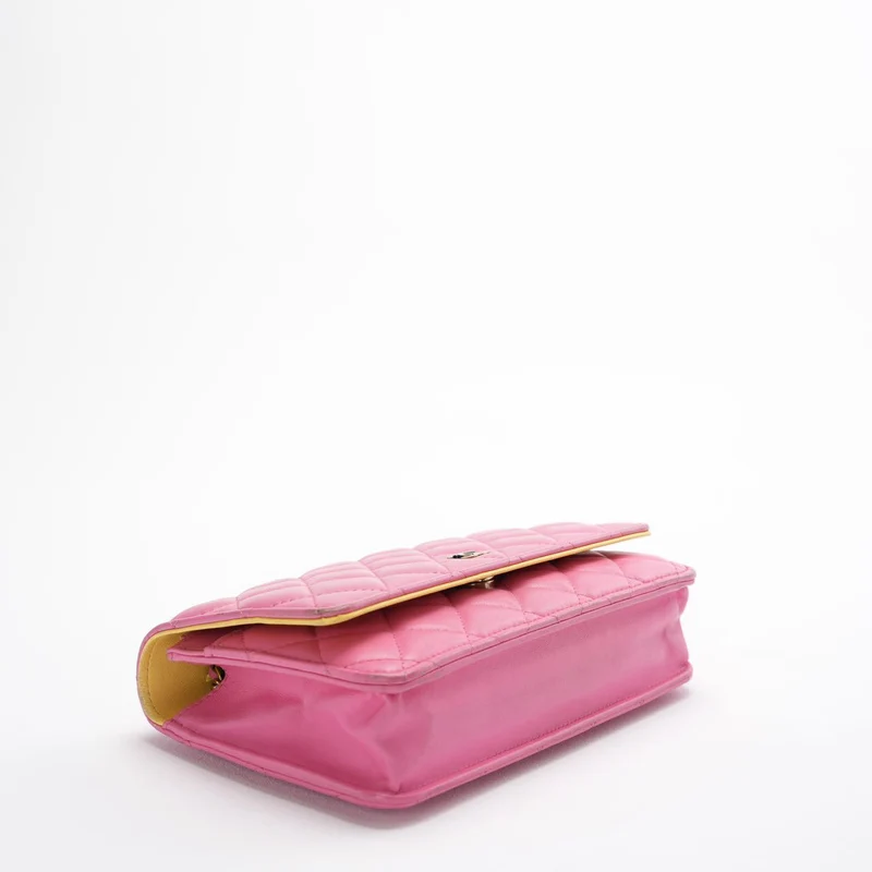 Chanel Classic Wallet on Chain (woc) Pink Gelb 2021