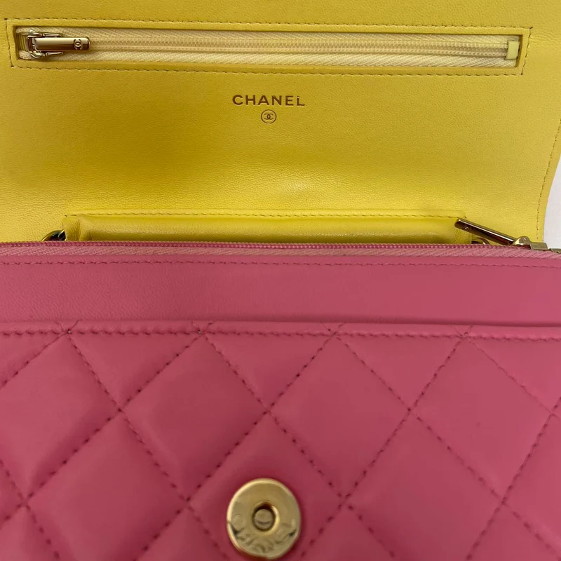 Chanel Classic Wallet on Chain (woc) Pink Gelb 2021