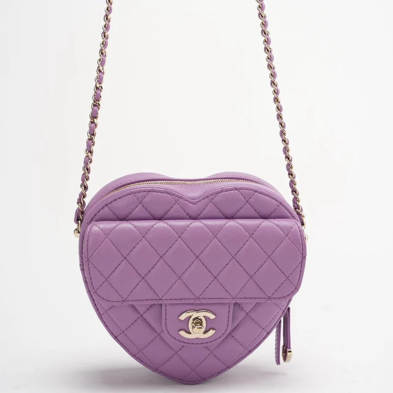 Chanel Lila CC in Love Herz Clutch aus Lammleder 2022