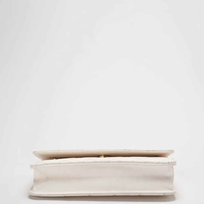 Chanel White Wallet On Chain (Woc) 22B Chip Version Doppelketten-Schultergurt in Gold