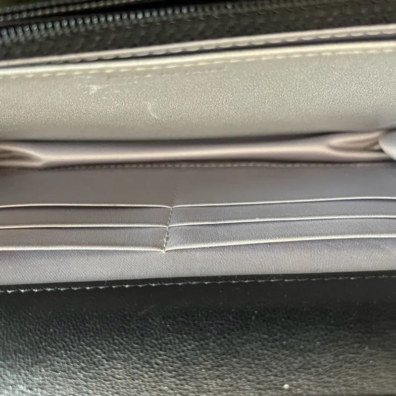 Chanel Geldbörse mit Kette (Woc) Kamelie Schwarzes Lammleder Silber Hardware