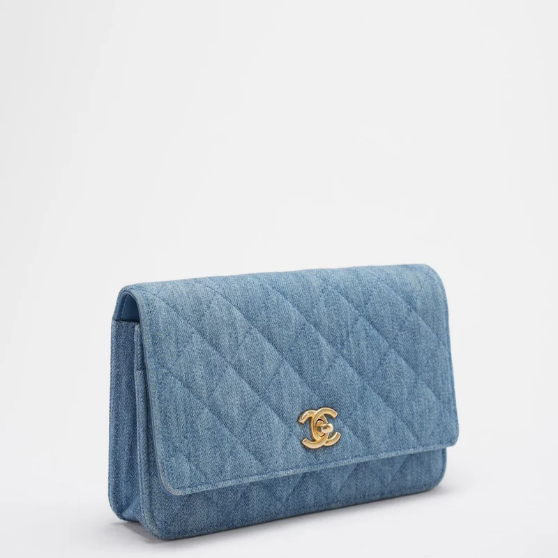 Chanel Denim Wallet On Chain (WOC) CC Pearl Crush Blue Tasche aus dem Jahr 2022