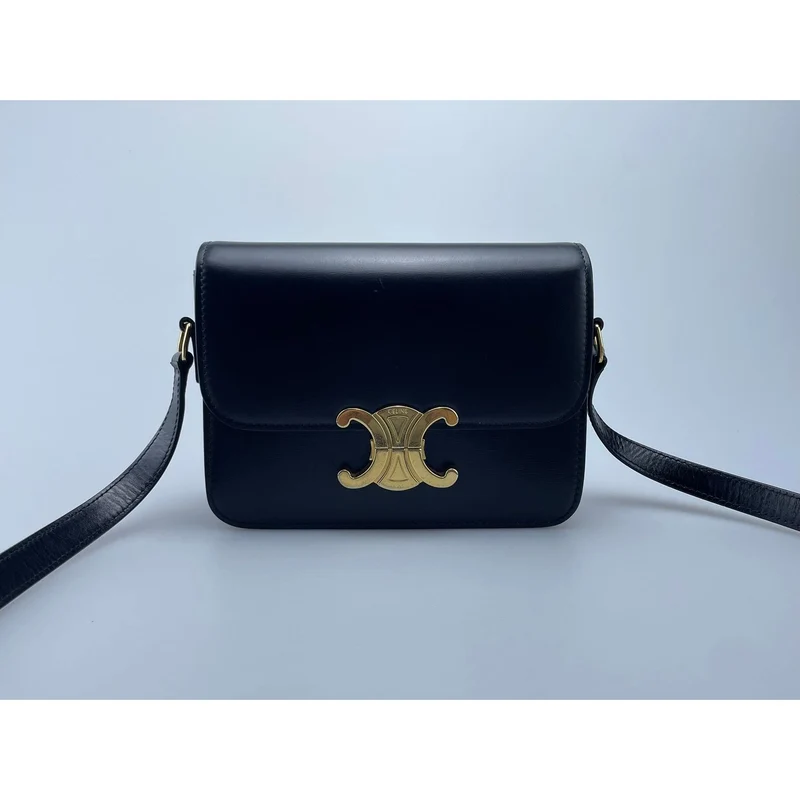 Celine Black Teen Triomphe Tasche aus glänzendem Kalbsleder mit goldenen Beschlägen