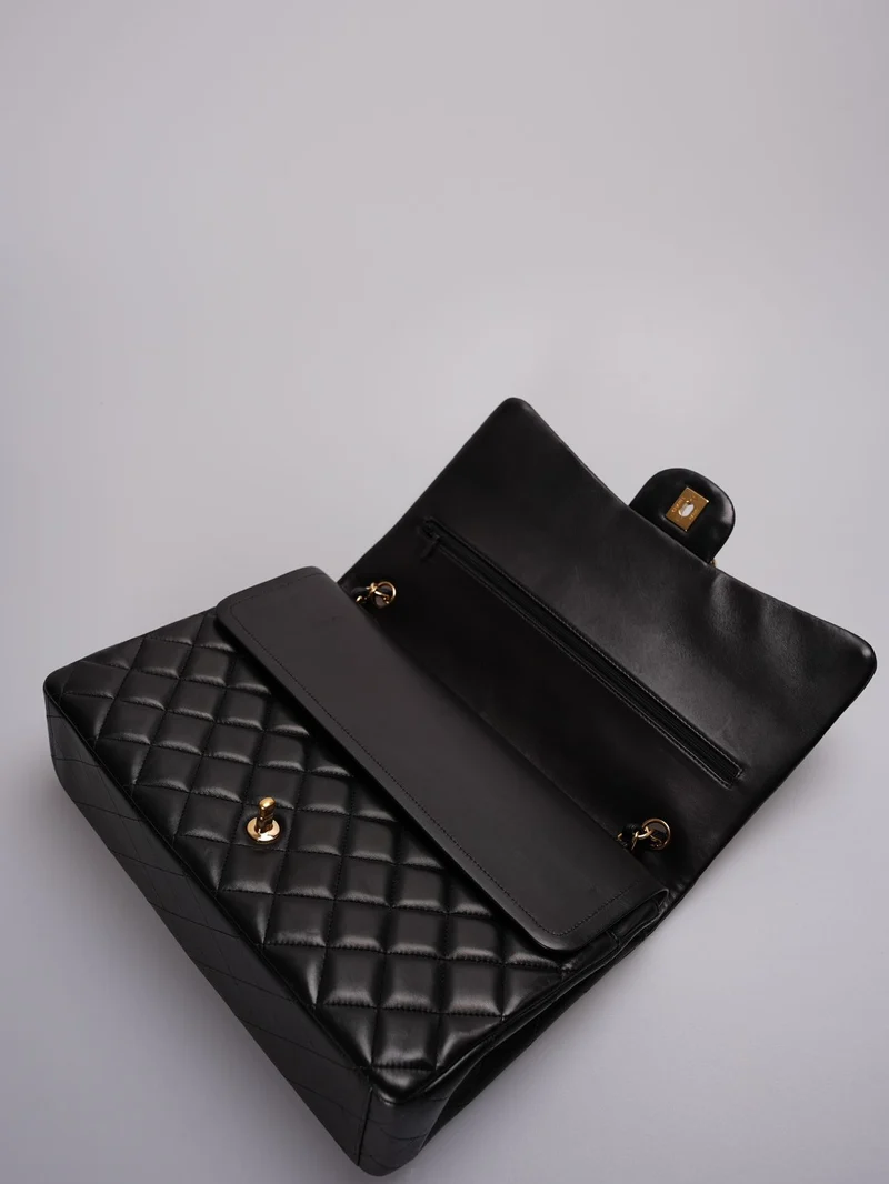 Chanel Timeless Flap Gestepptes Maxi-Lammleder Goldfarben Schwarz