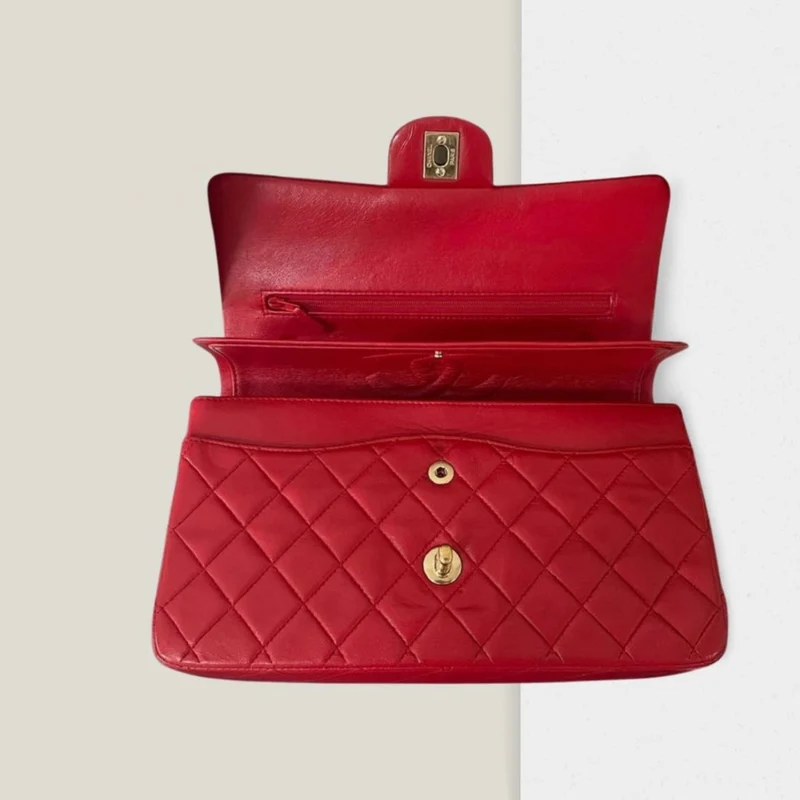 Chanel Red Vintage Classic Double Flap Bag Medium aus Lammleder mit 24 Karat Goldbeschlägen