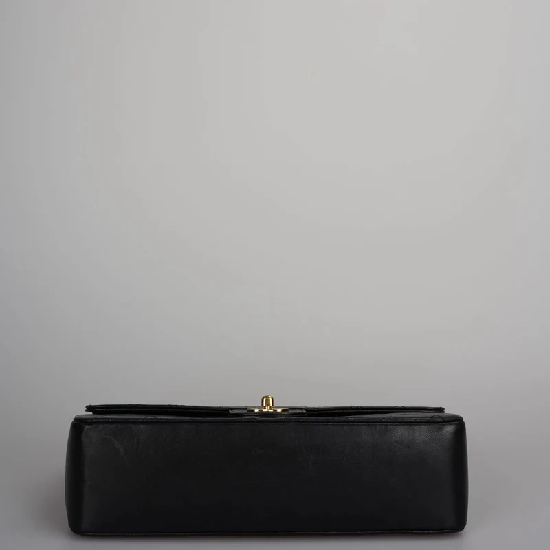 Chanel Vintage Schwarze Lammleder Zeitlose Flap Bag Gold Hardware