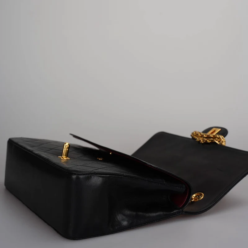 Chanel Vintage Schwarze Lammleder Zeitlose Flap Bag Gold Hardware