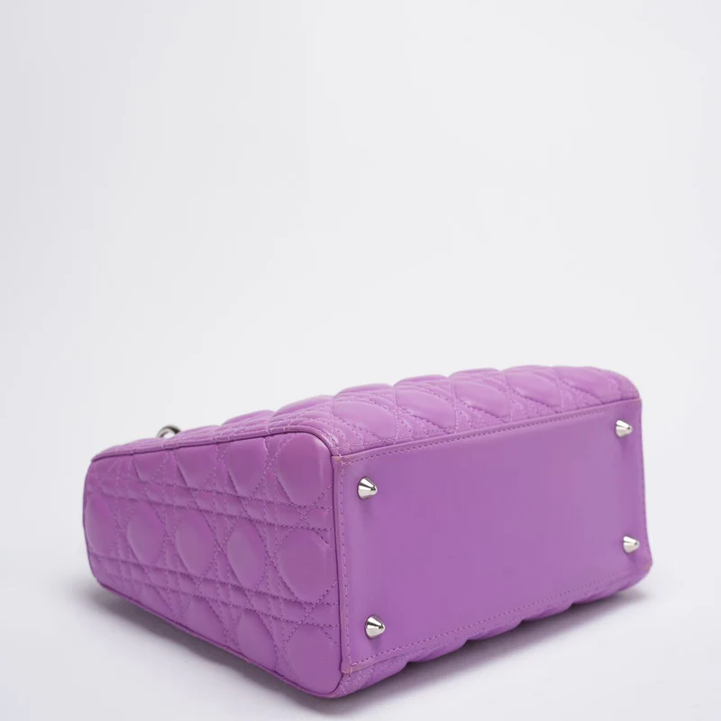 Dior Lila Lilac Lady Dior Medium Tasche aus Cannage-Lammleder mit silberner Hardware