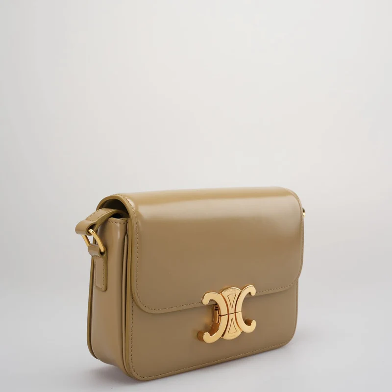 Celine Classic Triomphe Tasche aus glänzendem Kalbsleder in Rauchbraun