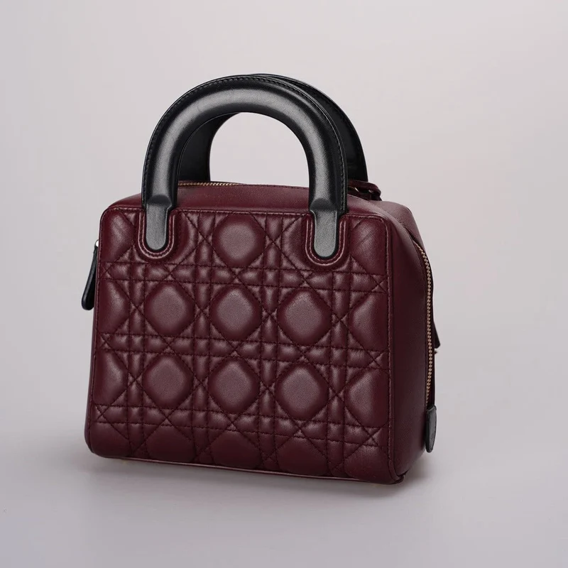 Christian Dior Cannage Lily Einkaufstasche aus Lammleder in Burgunderrot