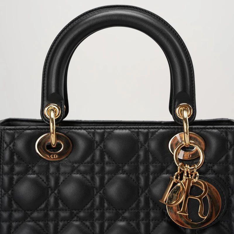 Dior Schwarze Lady Dior Tasche aus mittelgroßem Cannage-Lammleder mit goldenen Beschlägen ab 2016