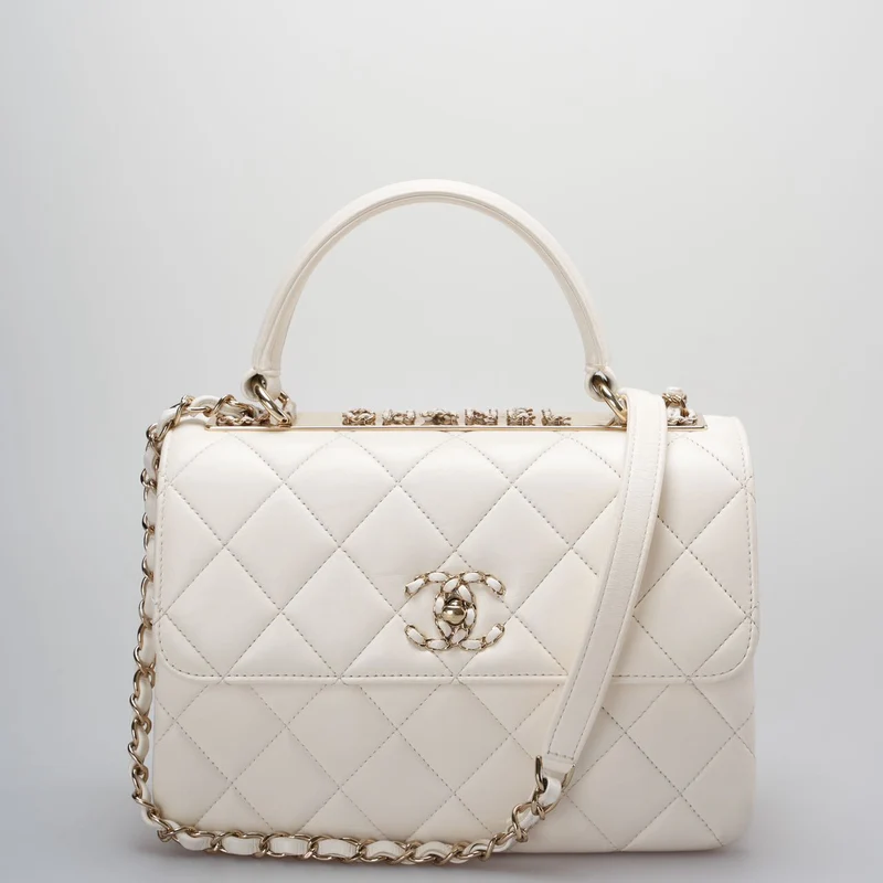 Chanel – Trendy CC-Tasche aus Lammleder in Weiß mit Tragegriff oben in kleiner Größe