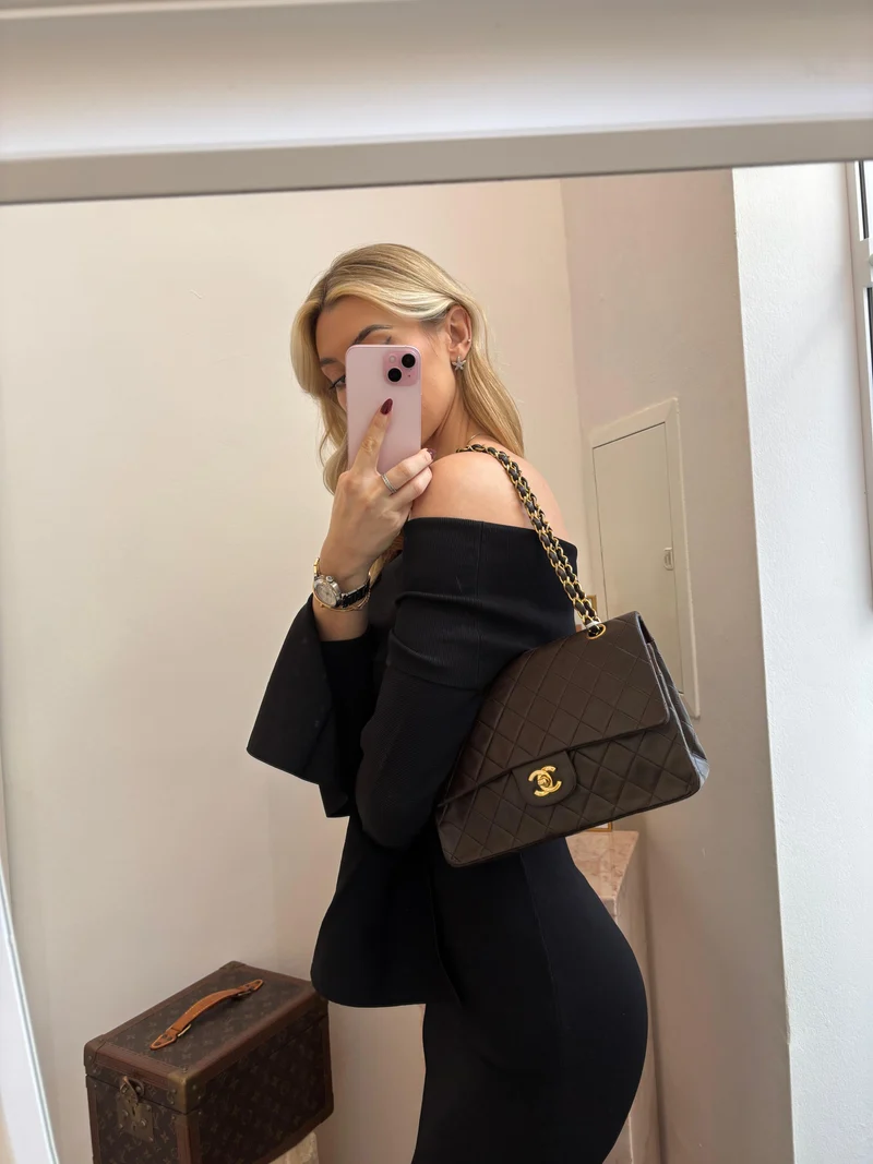 Chanel Vintage Classic Flap Bag in Schokoladenbraun mit 24 Karat Goldbeschlägen mittlerer Größe