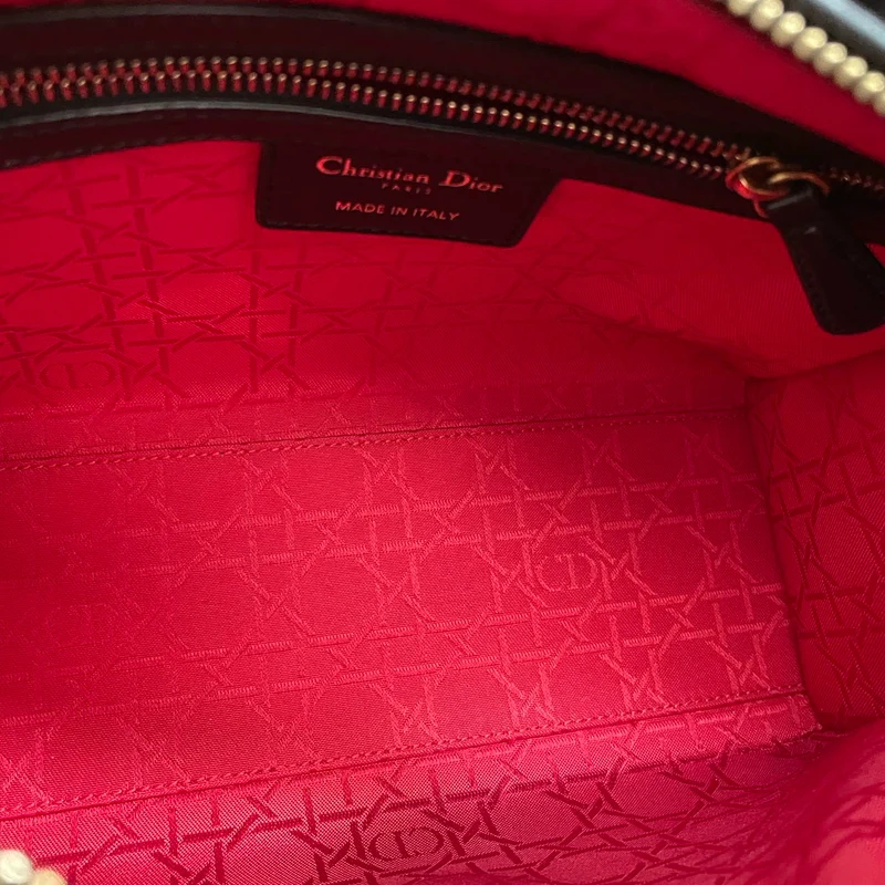 Christian Dior Schwarzes mittelgroßes Lammleder mit goldener Hardware von 2017