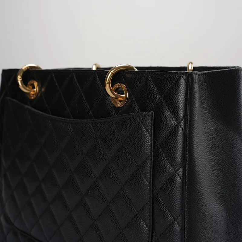 Chanel GST Schwarze Tasche aus Cavier-Leder mit goldenen Beschlägen von 2014, Teil 1