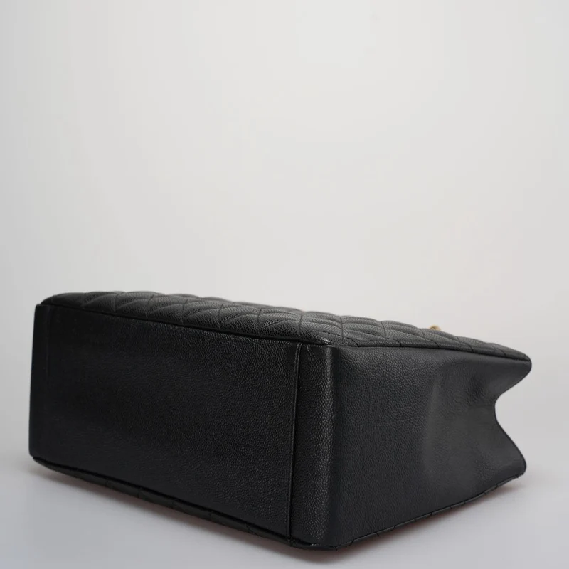 Chanel GST Schwarze Tasche aus Cavier-Leder mit goldenen Beschlägen von 2014, Teil 1