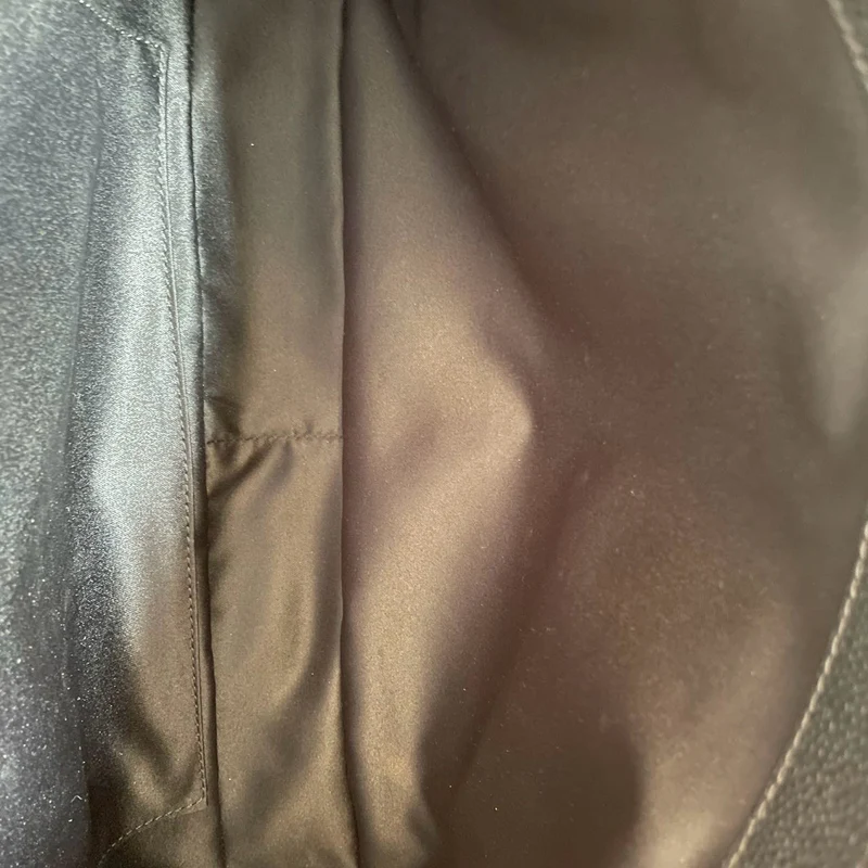 Chanel GST Schwarze Tasche aus Cavier-Leder mit goldenen Beschlägen von 2014, Teil 1