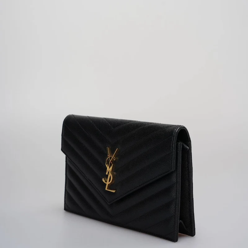 Saint Laurent – ​​Kleines Portemonnaie mit Monogramm auf Kettentasche in Schwarz mit goldfarbenen Metallteilen