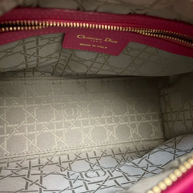 Christian Dior Pink Lady Dior aus Cannage-Lammleder mit goldenen Metallteilen, Größe M