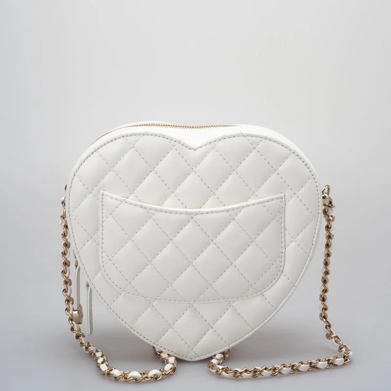 Chanel Big Heart Bag CC in Love Heart Clutch, groß, in Weiß mit champagnergoldenen Beschlägen