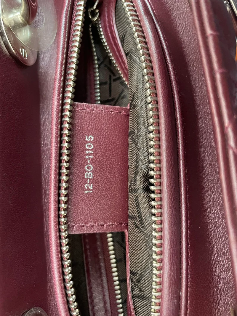 Christian Dior Burgunderrote Lady Dior Tasche aus Cannage-Lammleder mit silberner Hardware, Medium LP