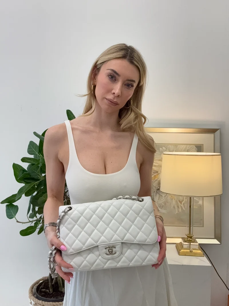 Chanel White Jumbo Classic Double Flap Bag aus Kaviarleder mit silberner Hardware