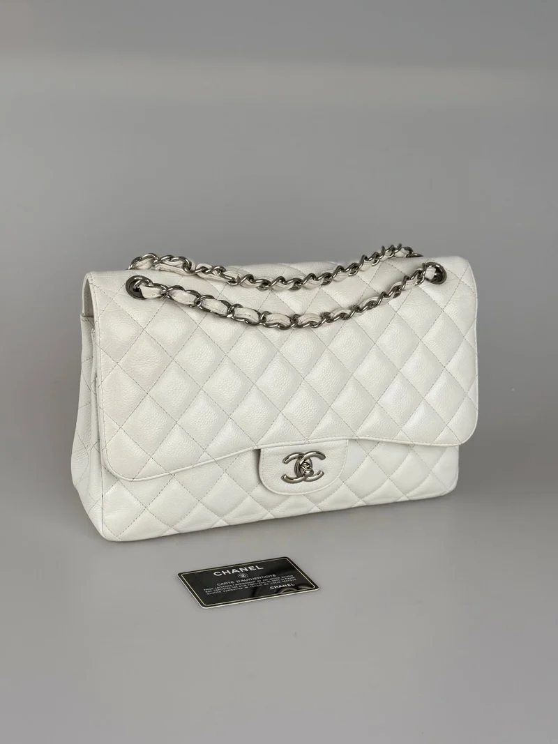 Chanel White Jumbo Classic Double Flap Bag aus Kaviarleder mit silberner Hardware
