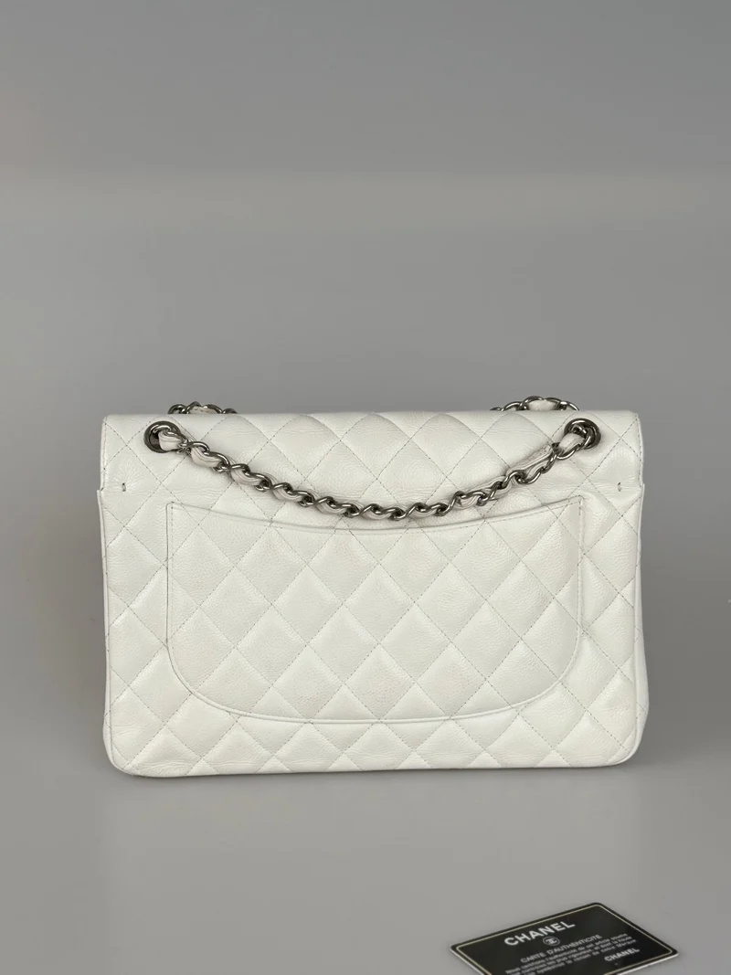Chanel White Jumbo Classic Double Flap Bag aus Kaviarleder mit silberner Hardware
