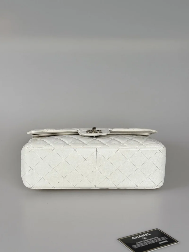 Chanel White Jumbo Classic Double Flap Bag aus Kaviarleder mit silberner Hardware