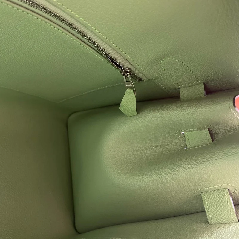 Hermes Birkin 30cm Sellier Tasche aus Epsom-Leder in Vert Avocado-Grün mit Palladium-Hardware