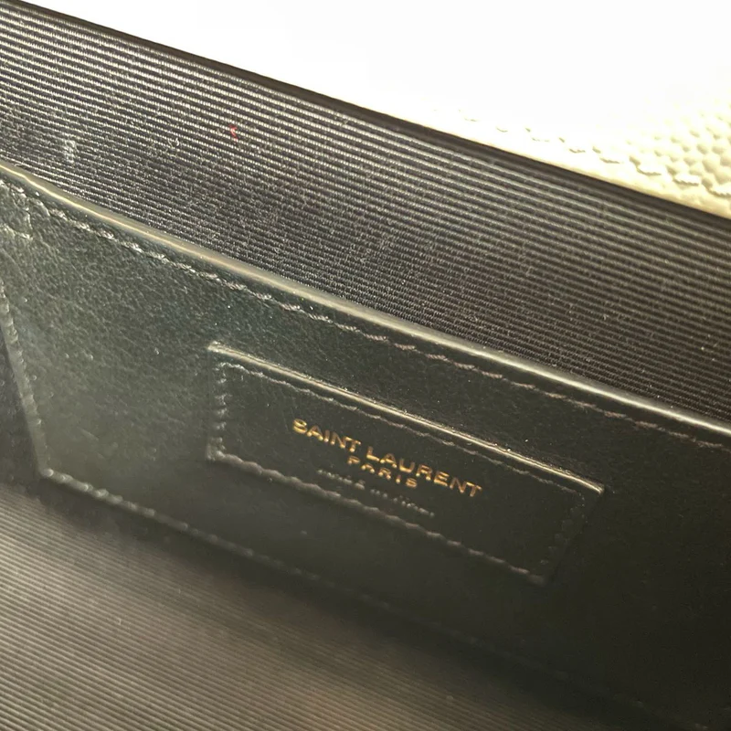 Saint Laurent – ​​Kleine Umhängetasche im Envelope-Stil