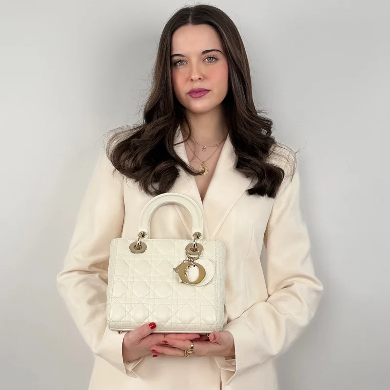 Christian Dior – Kleine Lady Dior-Tasche aus weißem Cannage-Lammleder mit goldenen Beschlägen, 2020