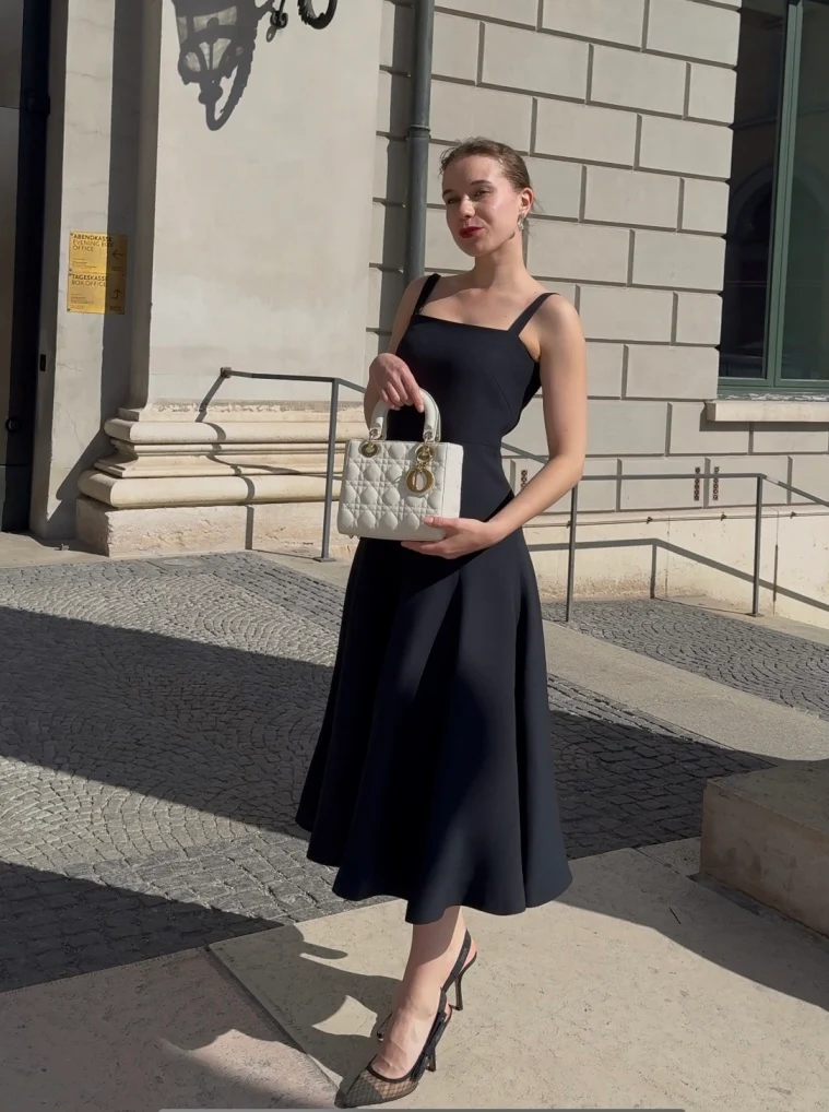Christian Dior Kleine Lady Dior Tasche aus weißem Cannage-Lammleder mit goldenen Beschlägen