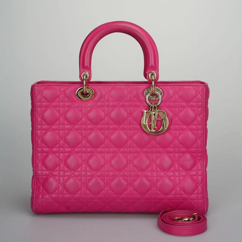 Christian Dior – Große Cannage Lady Dior aus Lammleder in Rosa mit goldener Hardware